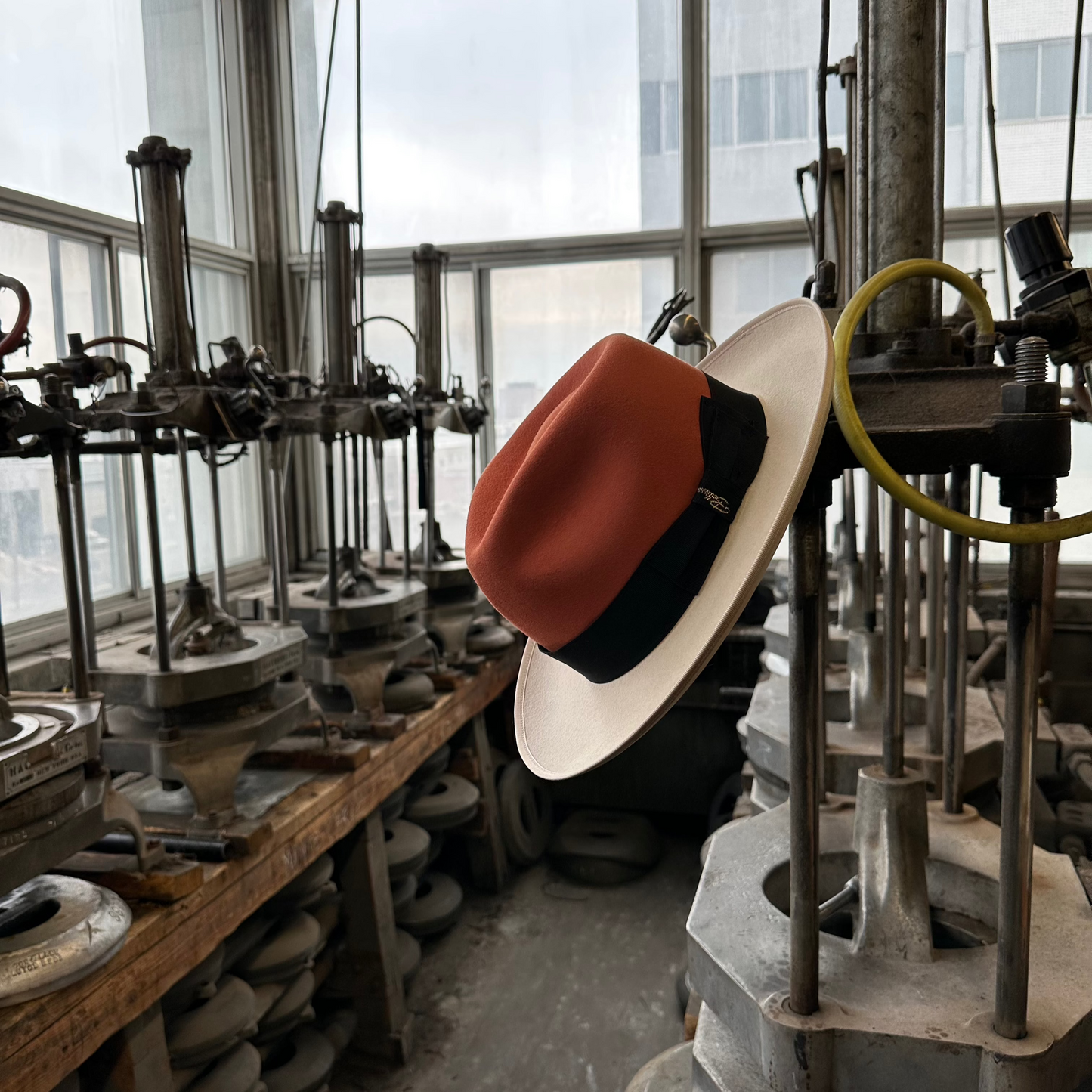 Fox Fedora - Two Tone (Cinnamon / Silverbelly)