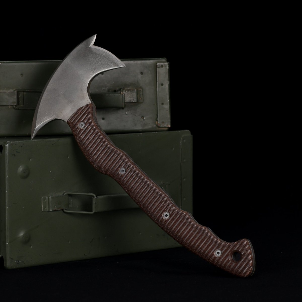 Combat tomahawk "Barong" with polymer composite handle
