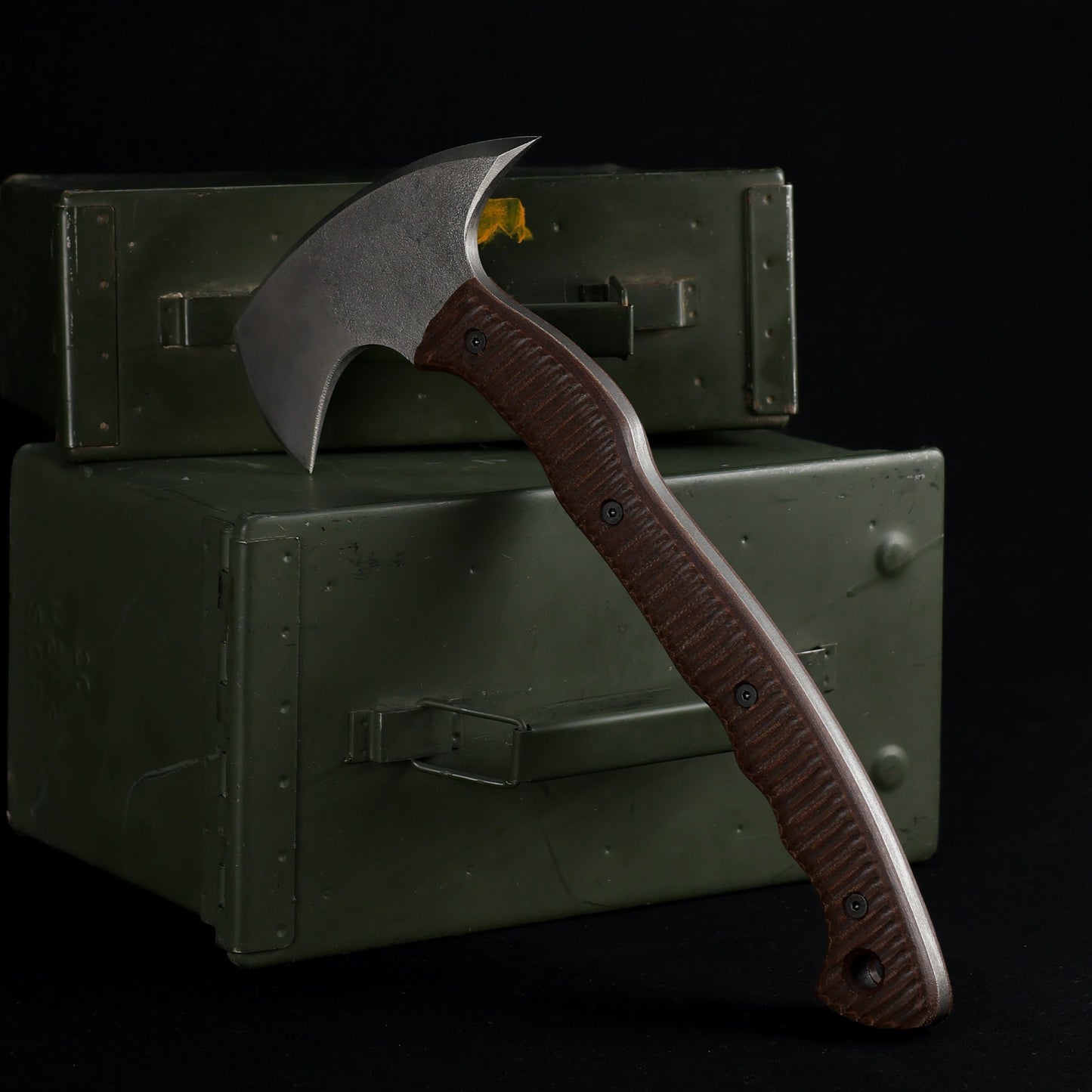 Tactical tomahawk "Wendigo" with polymer composite handle