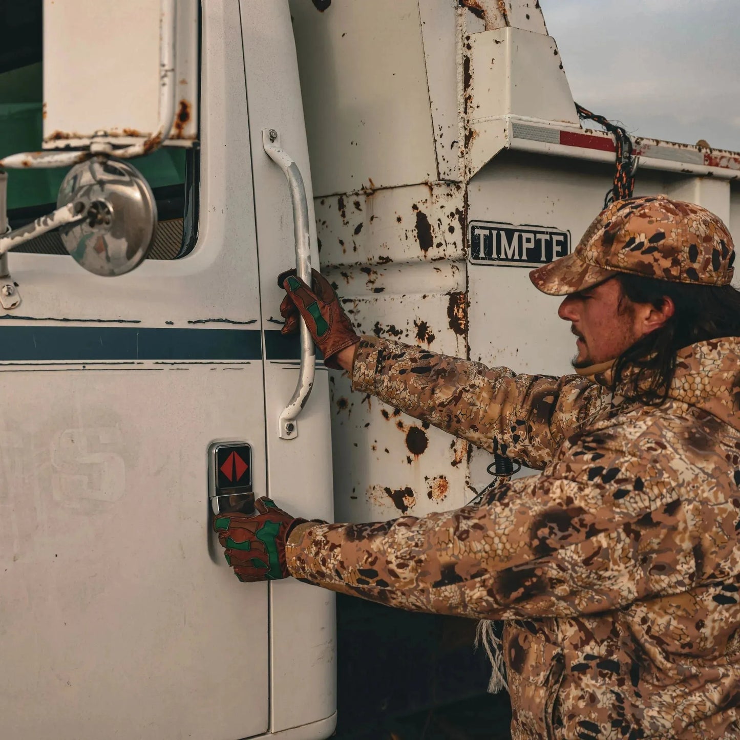 D7PB - Platte Basin Leather Hunting Glove - Retro Camouflage