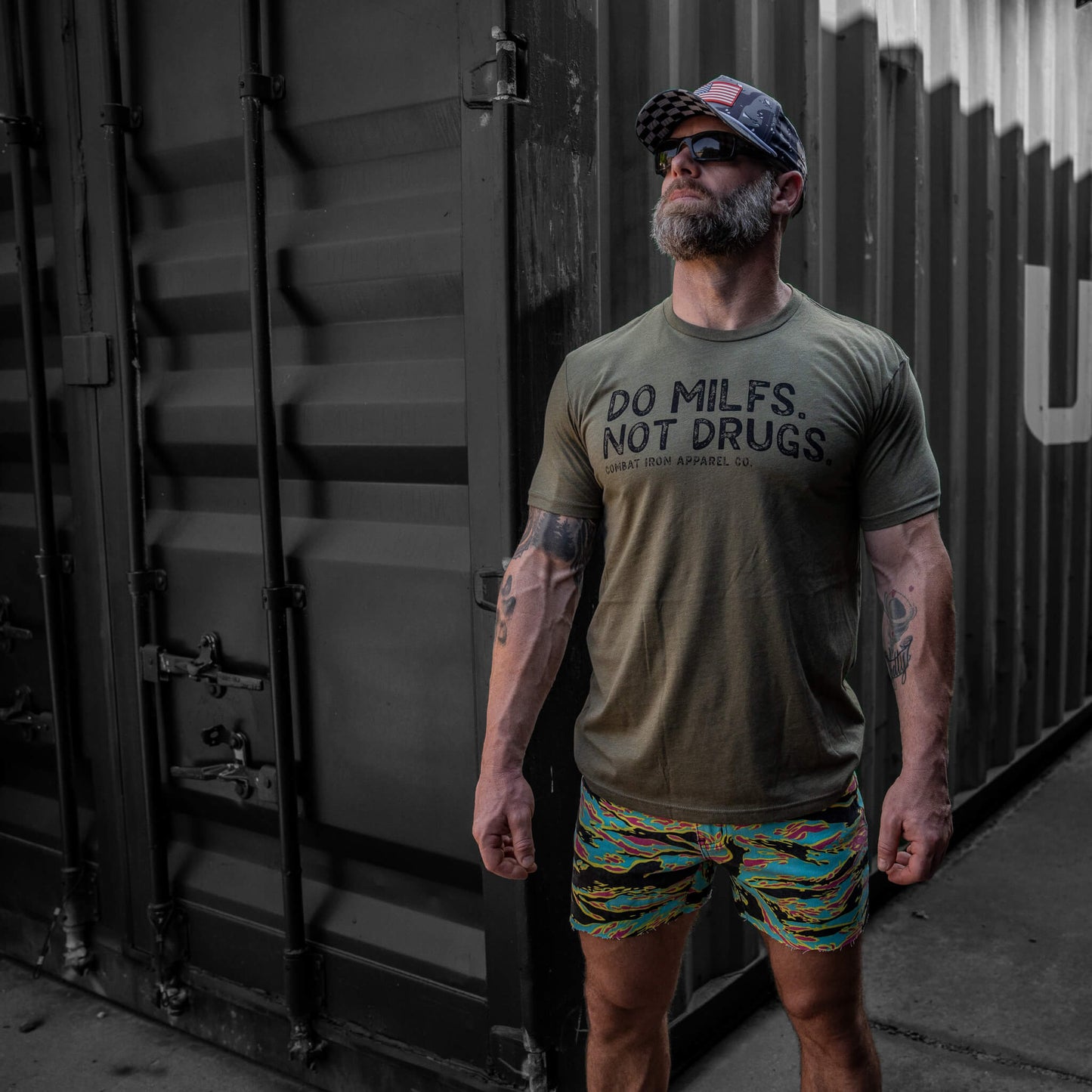 Do Milfs. Not Drugs. Men's T-Shirt