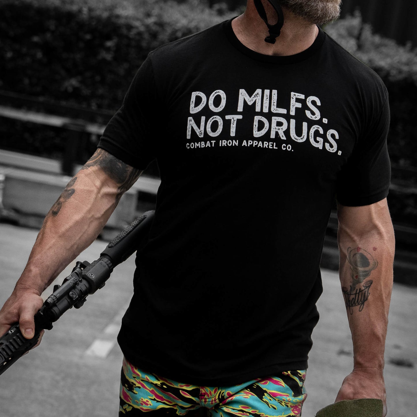 Do Milfs. Not Drugs. Men's T-Shirt