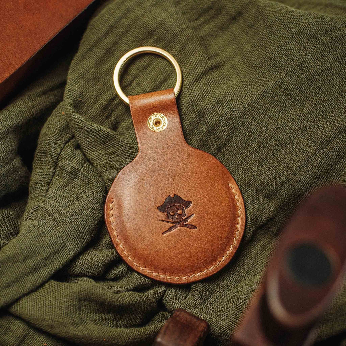 Challenge Coin Keychain - Peso Pocket v5 | EDC Leather Coin Holder