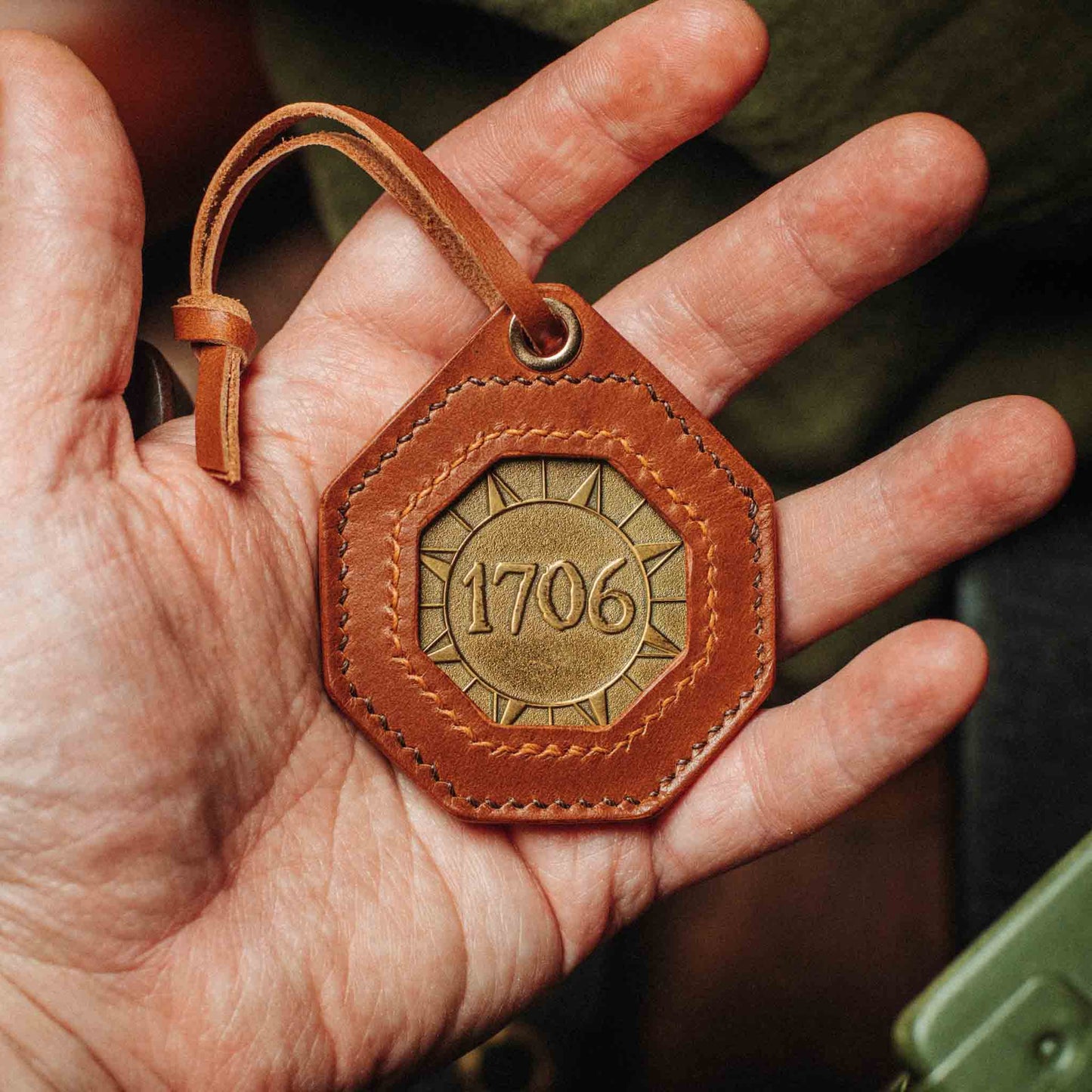 Peso Pocket v4 Plus - Octagonal challenge coin holder