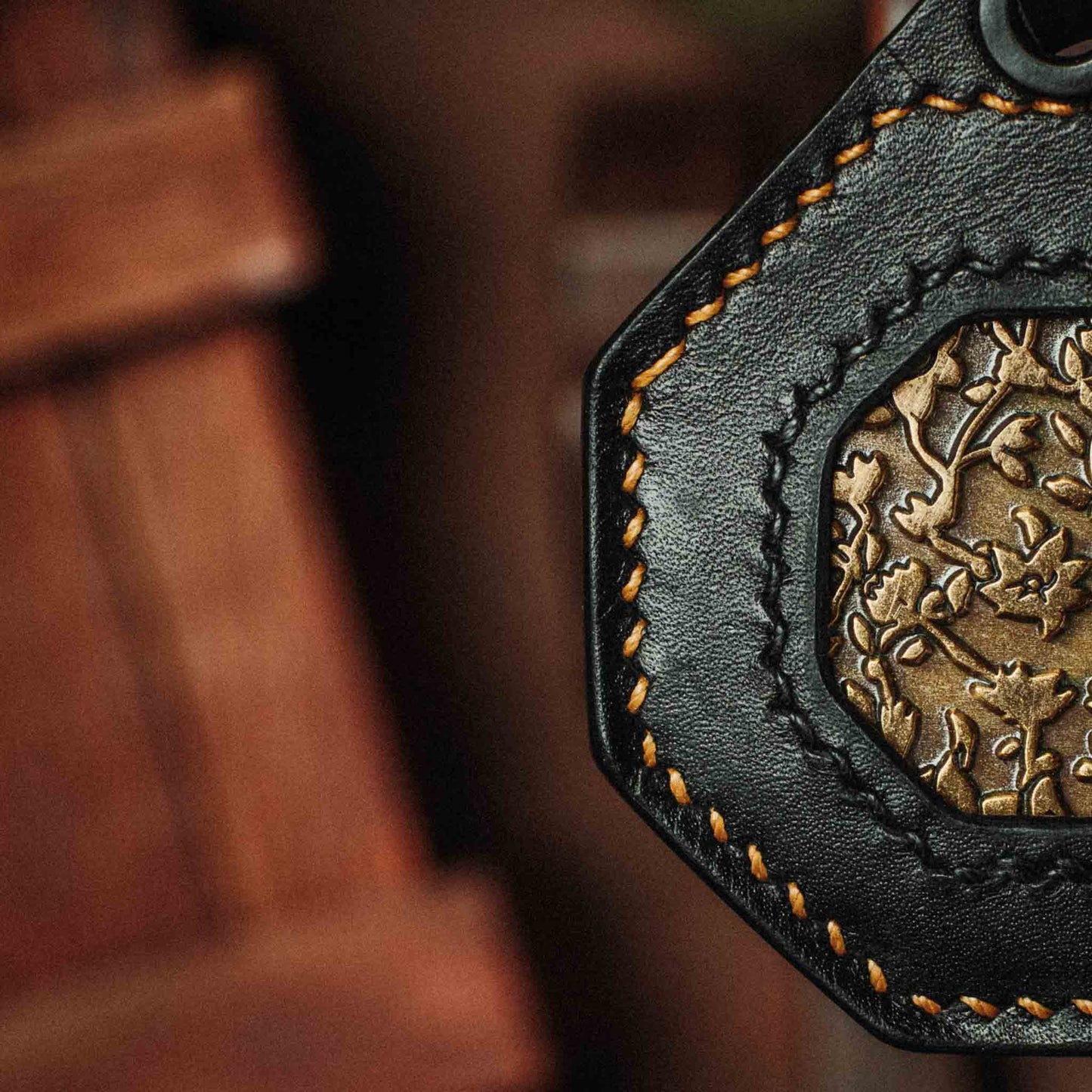 Peso Pocket v4 Plus - Octagonal challenge coin holder