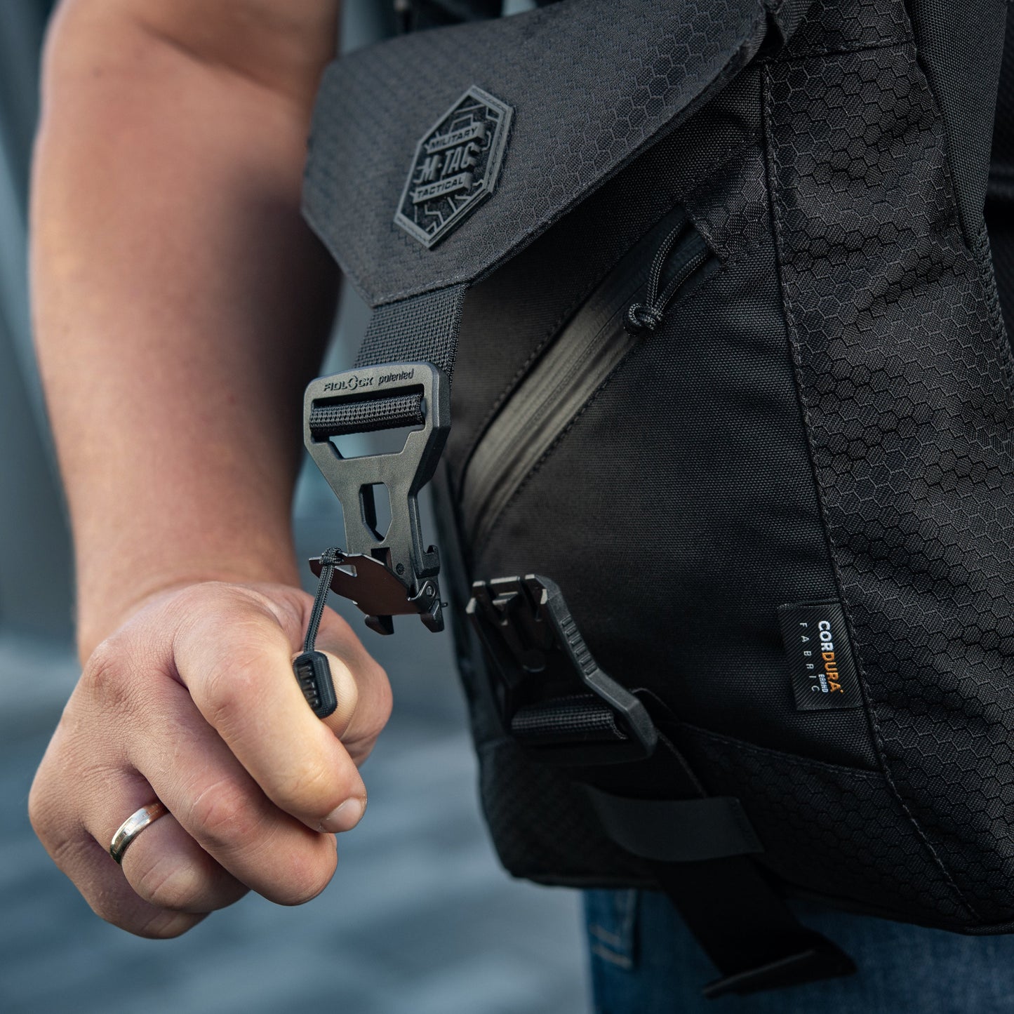 M‑Tac Magnet Shoulder Bag Gen II Elite Hex