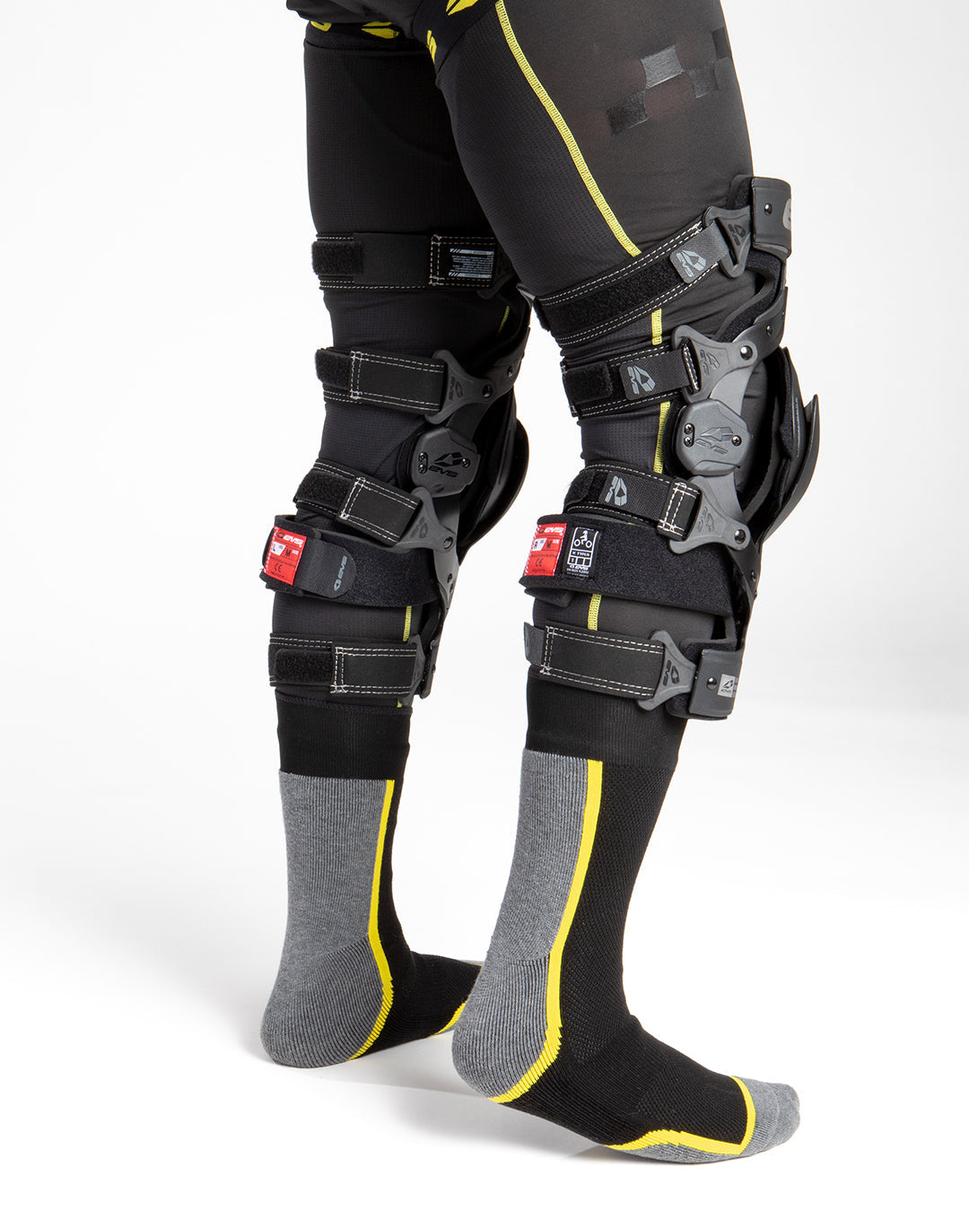 Axis Sport 2025 Knee Brace
