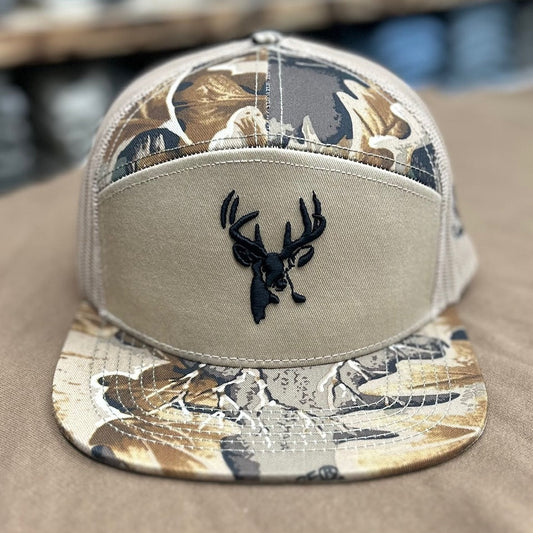Realtree Advantage 7 Panel Buck Logo Hat
