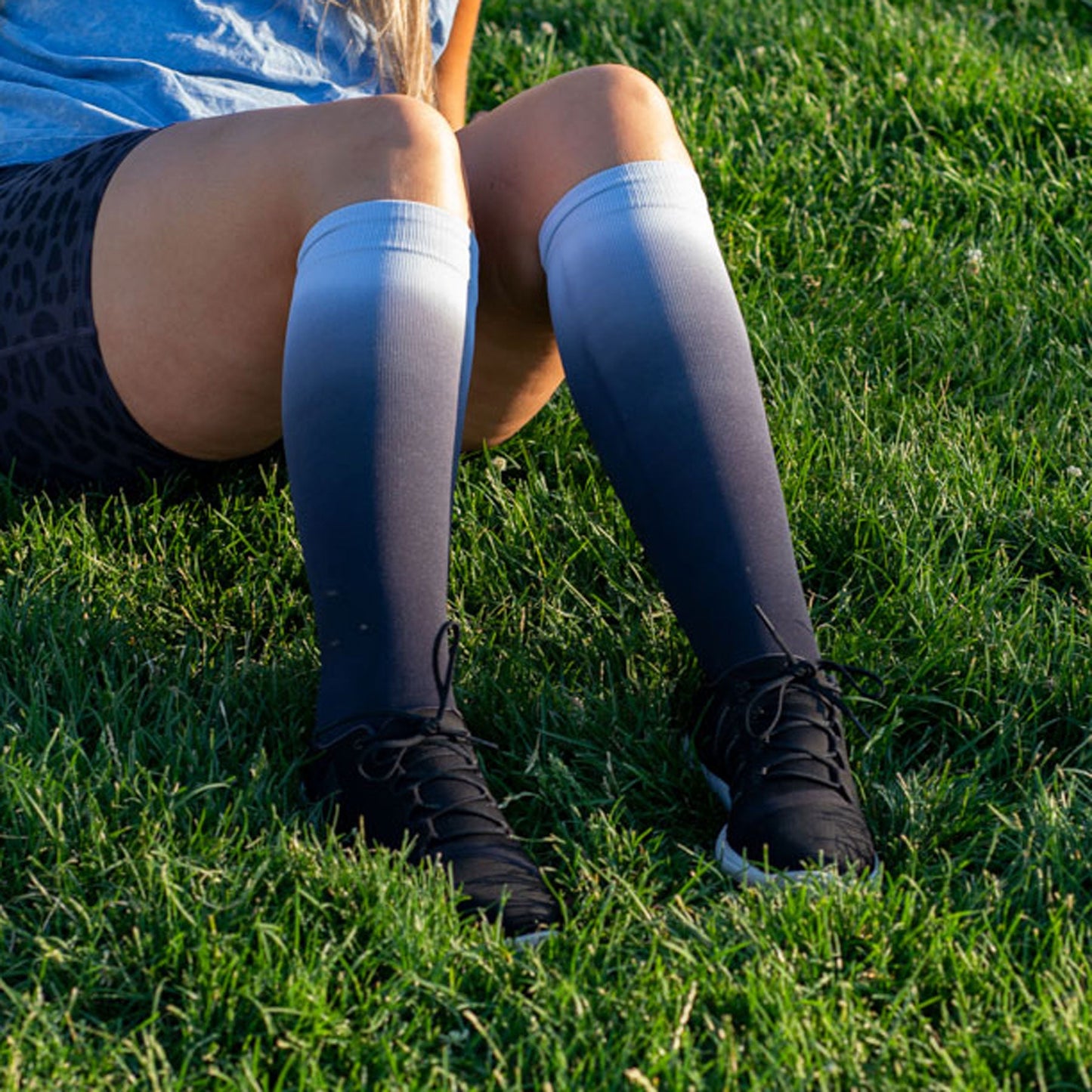 Knee-High Compression Socks – Black Ombre