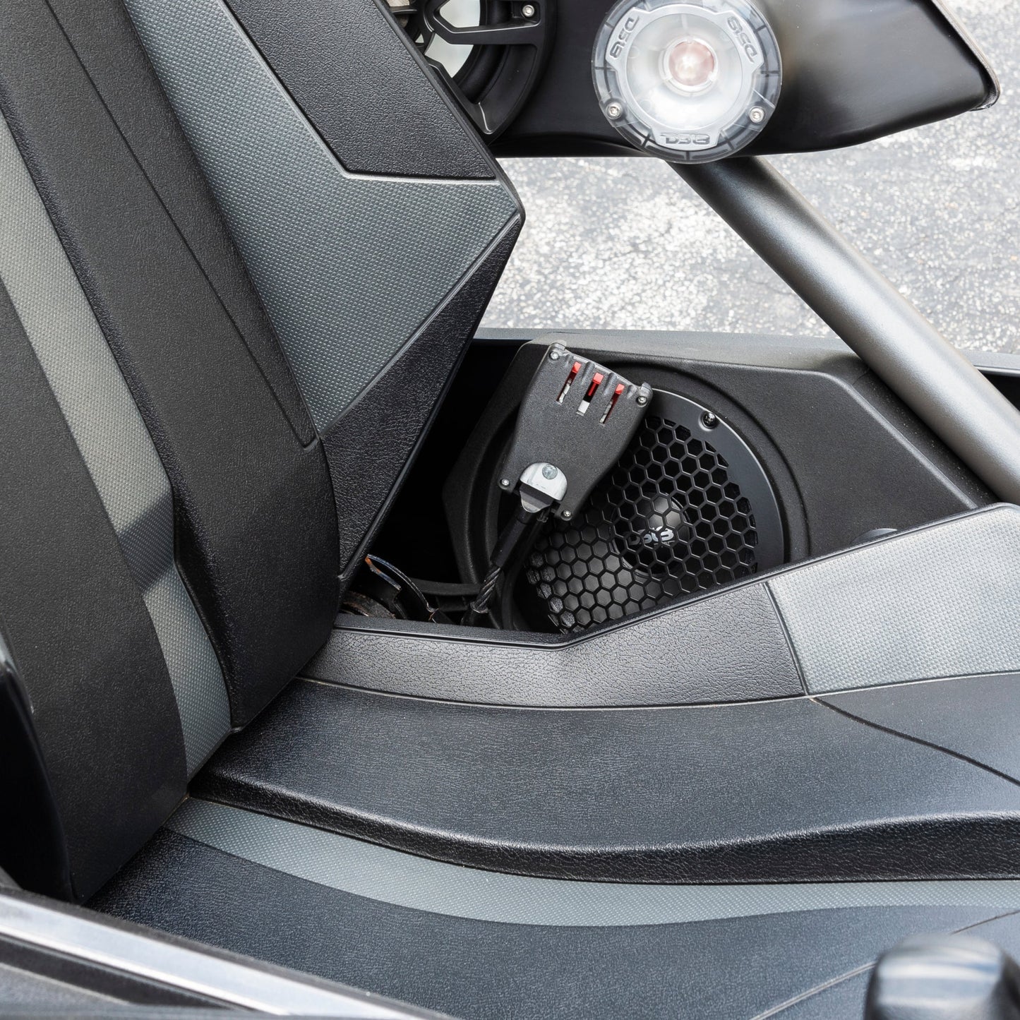 Polaris Slingshot Side Panel Enclosure Loaded | 2 x PRO-SM6,  2 x ZXI-T1 & 2 x PRO-GRILL6-MS/BK | 2015 - 2019