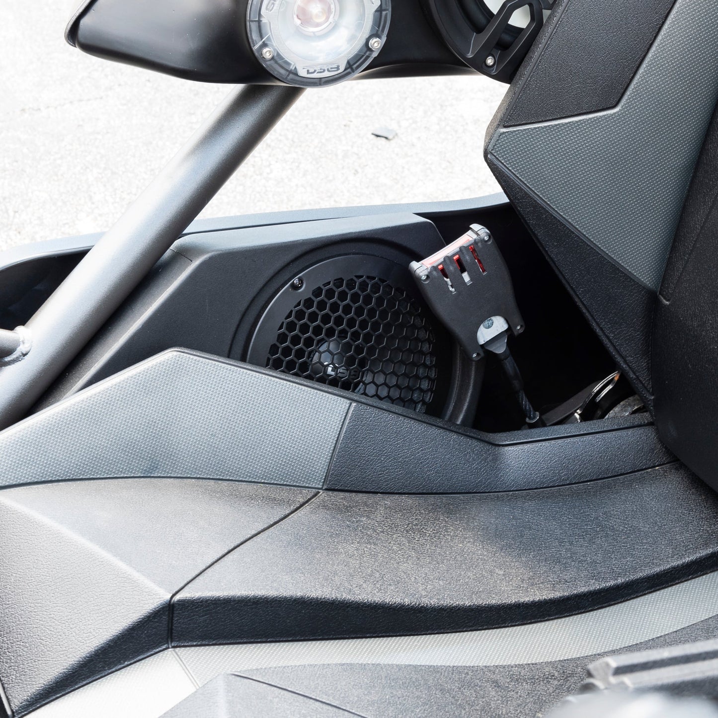 Polaris Slingshot Side Panel Enclosure Loaded | 2 x PRO-SM6,  2 x ZXI-T1 & 2 x PRO-GRILL6-MS/BK | 2015 - 2019