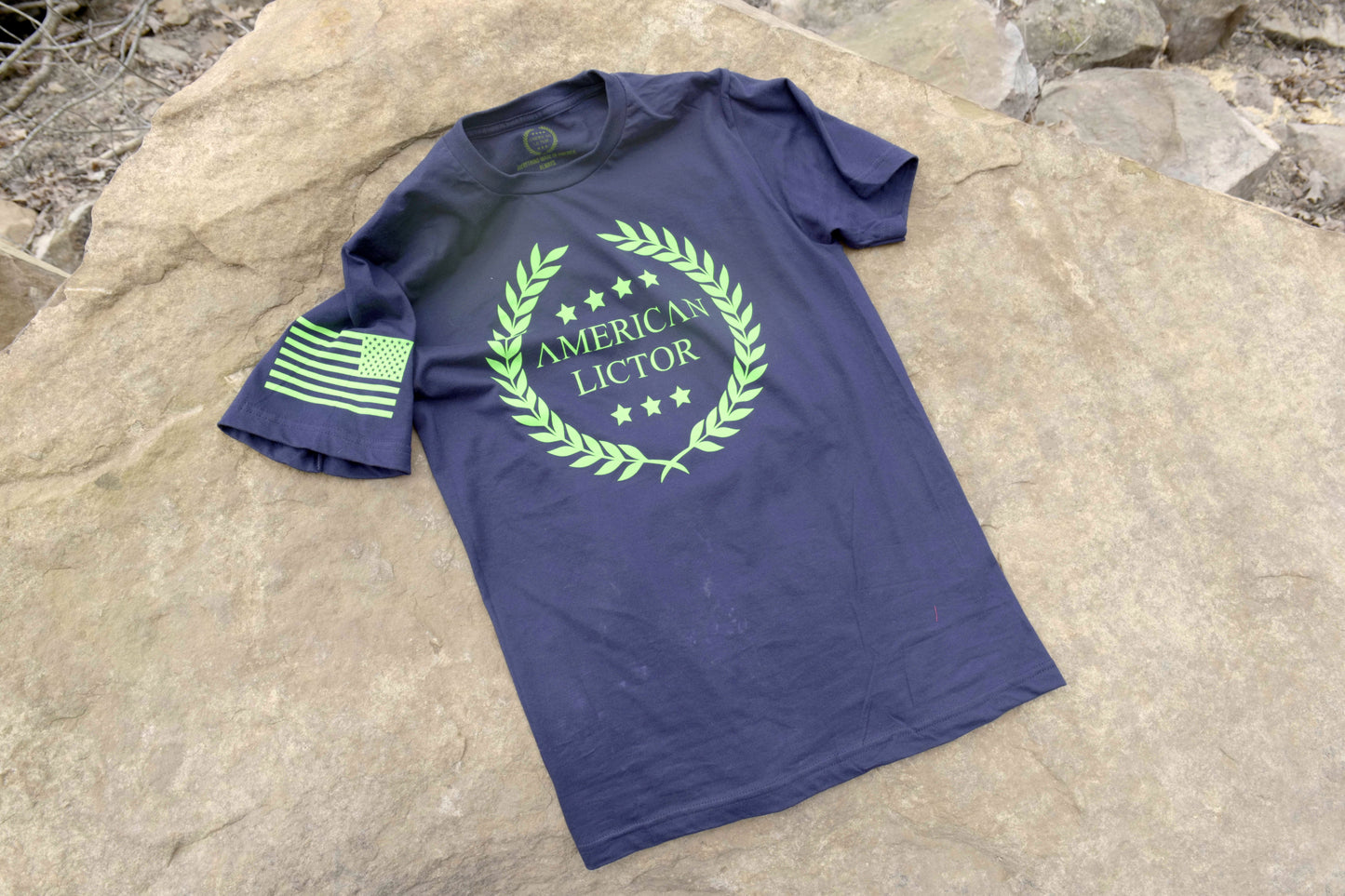 T-Shirt: Laurel Logo