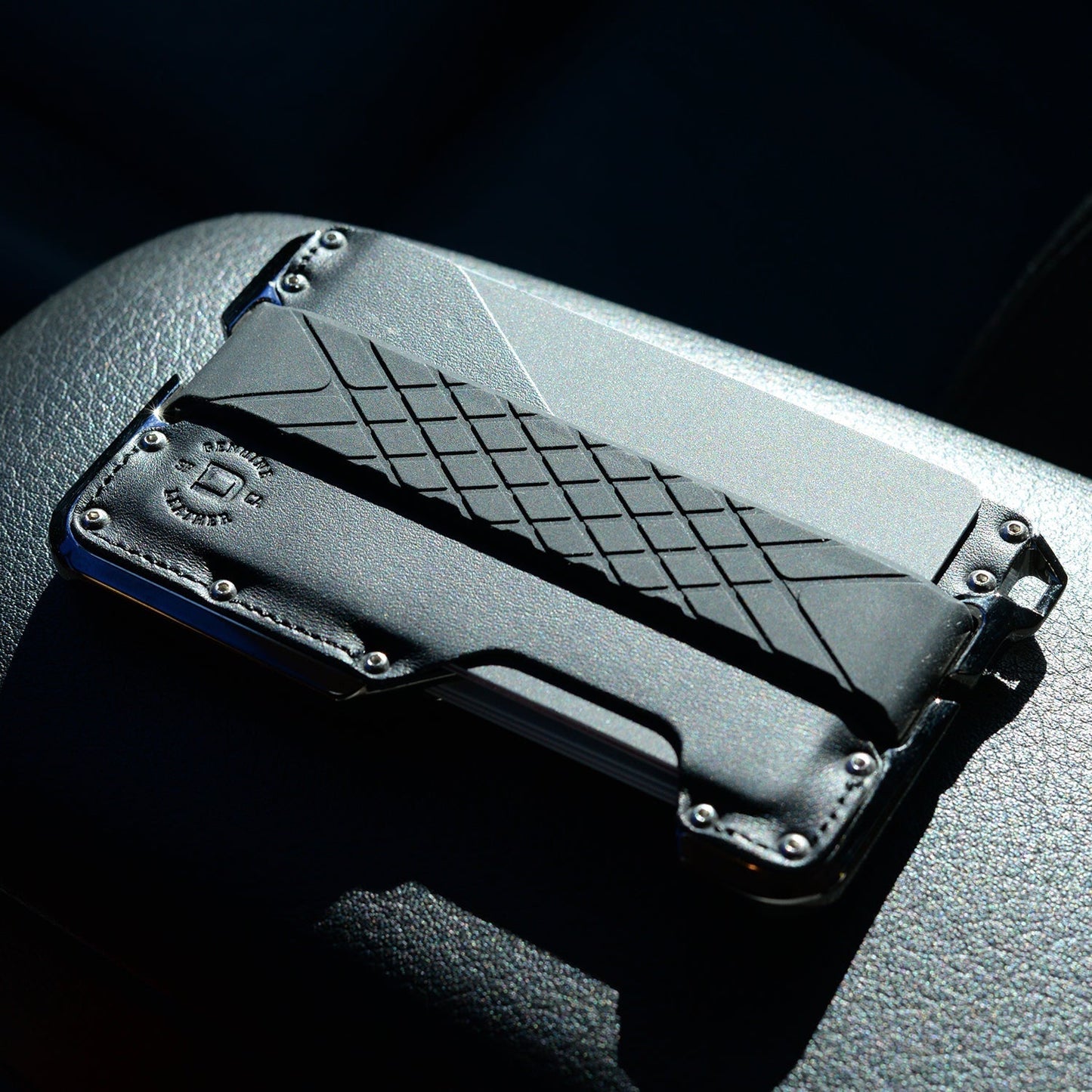 D02 DAPPER™ WALLET